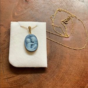 14k gold mother and child charm